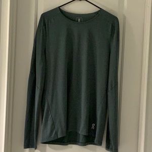 ON running/athletic long sleeve t-shirt
